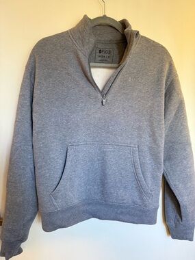 Figs Women's Gray Quarter-Zip Pullover Sweatshirt